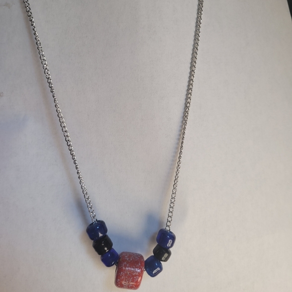 One of a kind red and blue bead necklace - Picture 2 of 2